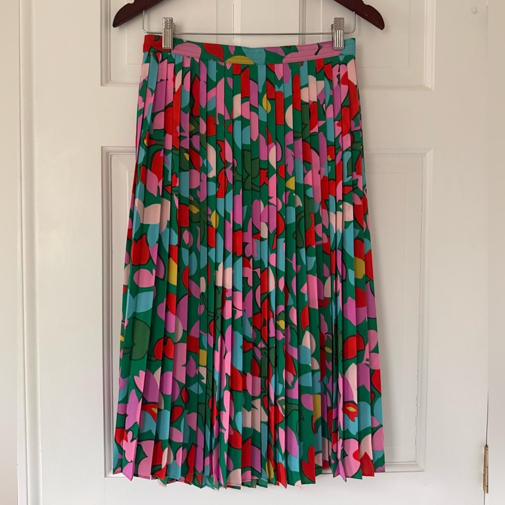 Like new J. Crew Pleated Midi Skirt in Green, Pink & Red Abstract Print, size 0